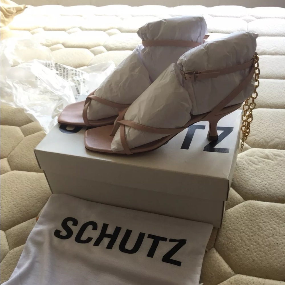 SCHUTZ SANNY CHAIN EMBELLISHED LEATHER SANDALS 7.5